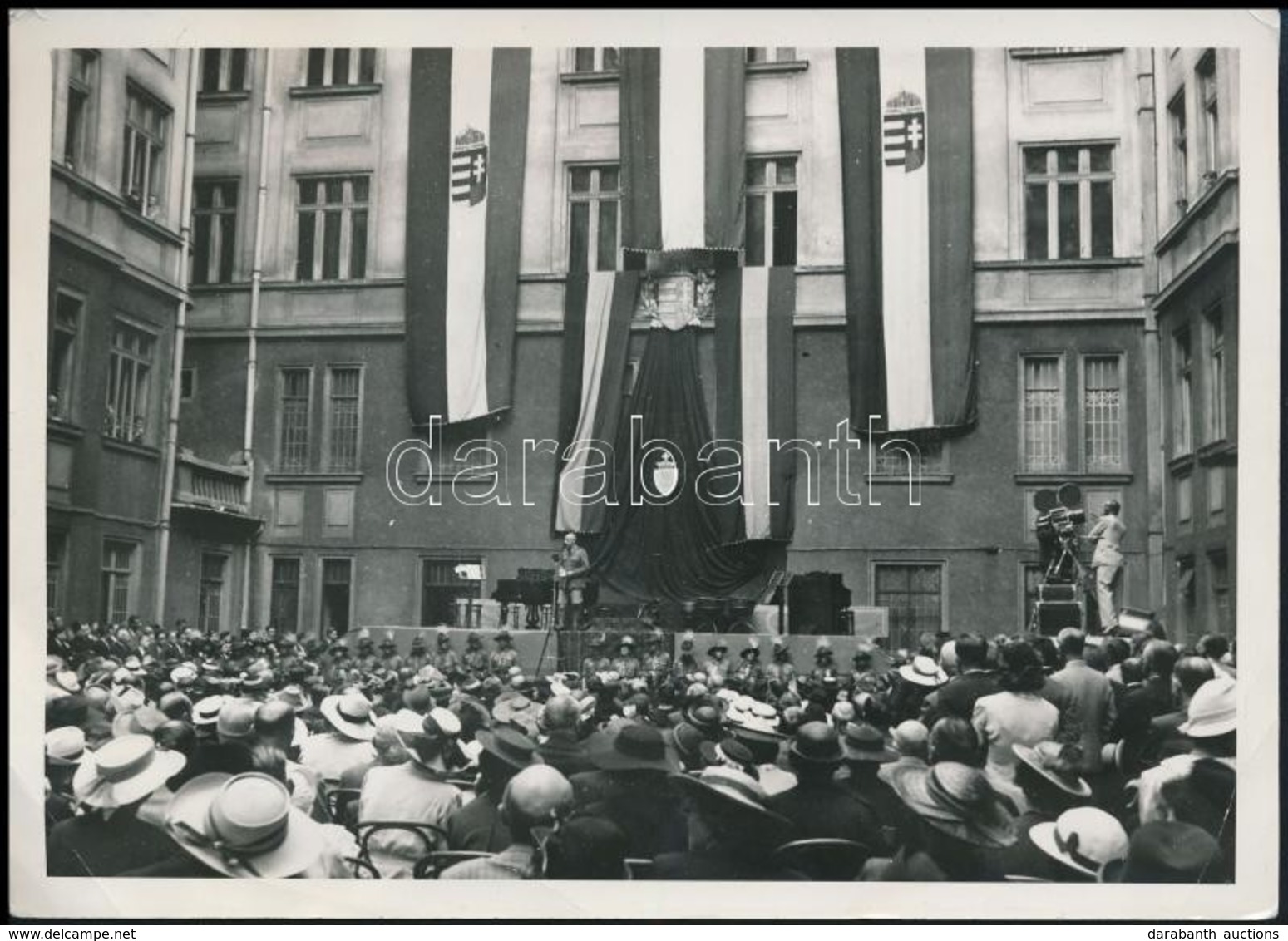 1939 Július Teleki Pál Miniszterelnök Egyenruhában Beszédet Mond A Várban. 18x13 Cm - Other & Unclassified