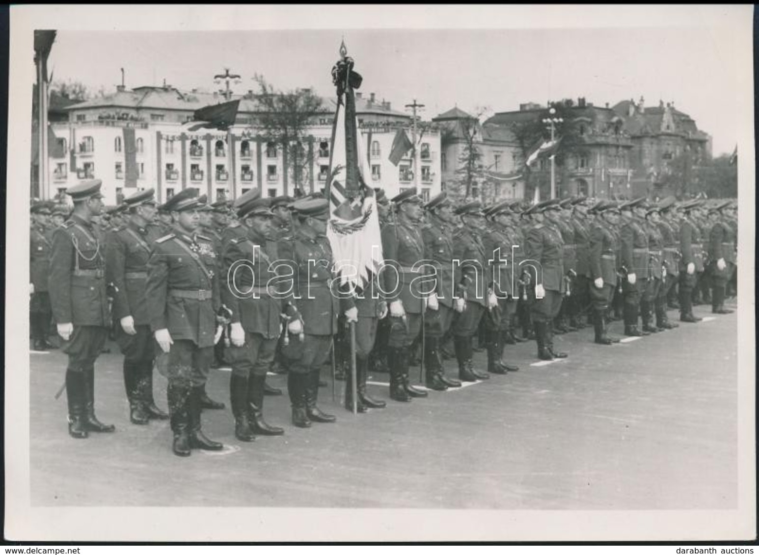 Cca 1947 Budapest Katonai Díszszemle Május 1-én A Hősök Terén, 13x18 Cm - Sonstige & Ohne Zuordnung