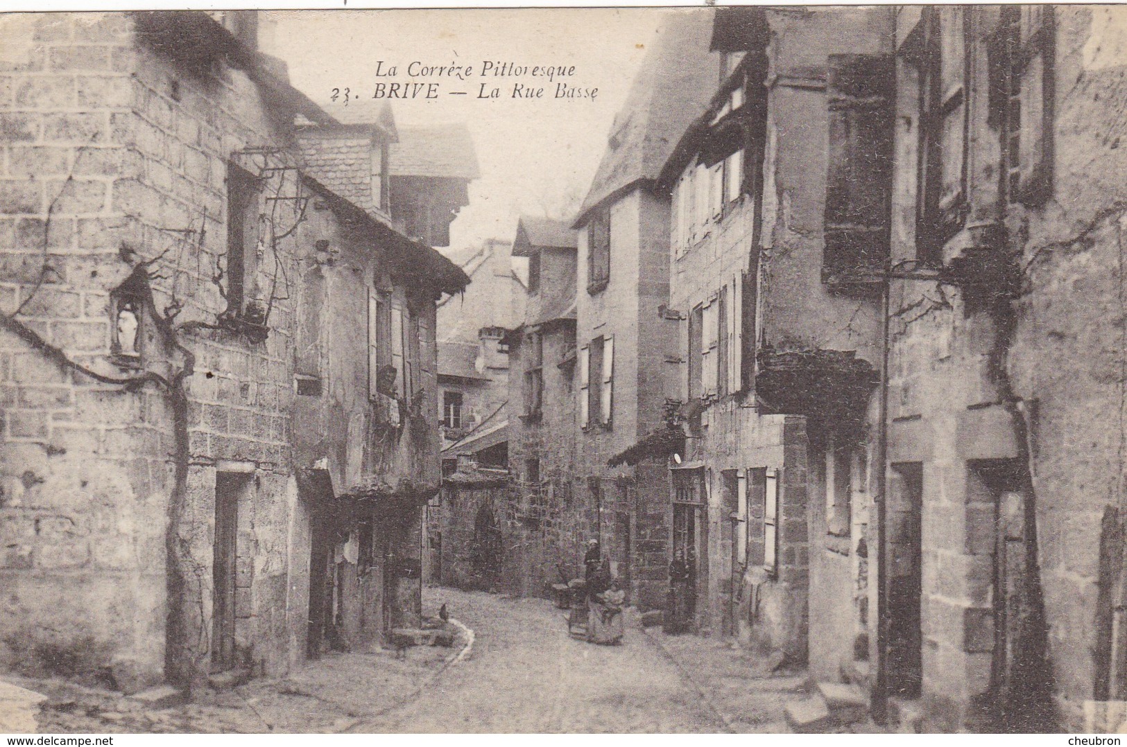 19. BRIVE. CPA . LA RUE BASSE. - Brive La Gaillarde