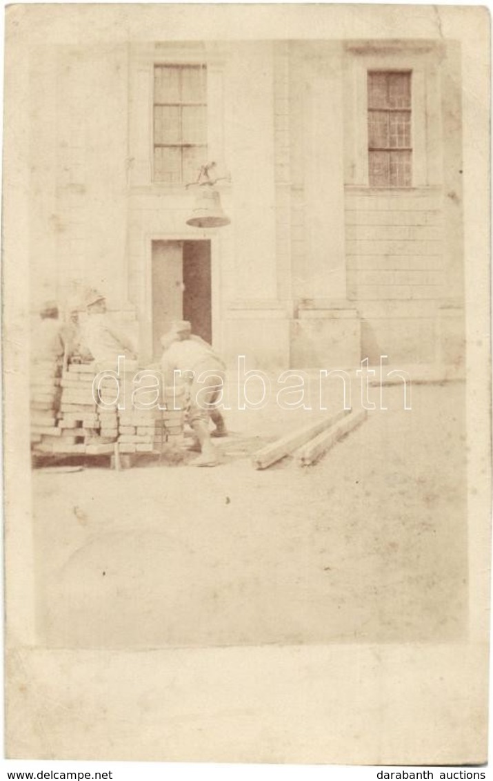 T3 1916 Torontálalmás, Apfeldorf, Jabuka; A Nagy Harang Levétele / Removing The Big Church Bell. Photo (kis Szakadás / S - Ohne Zuordnung