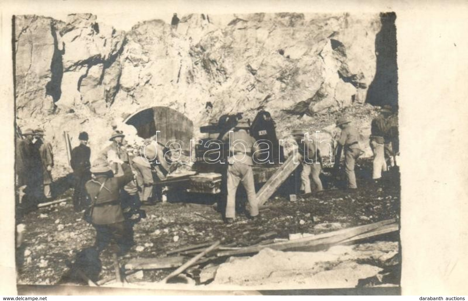 ** T2/T3 305 Mm-es Berta Partvédő Mozsár Telepítése / WWI German Soldiers Setting Up The Berta Mortar Cannon. Photo-Atel - Unclassified