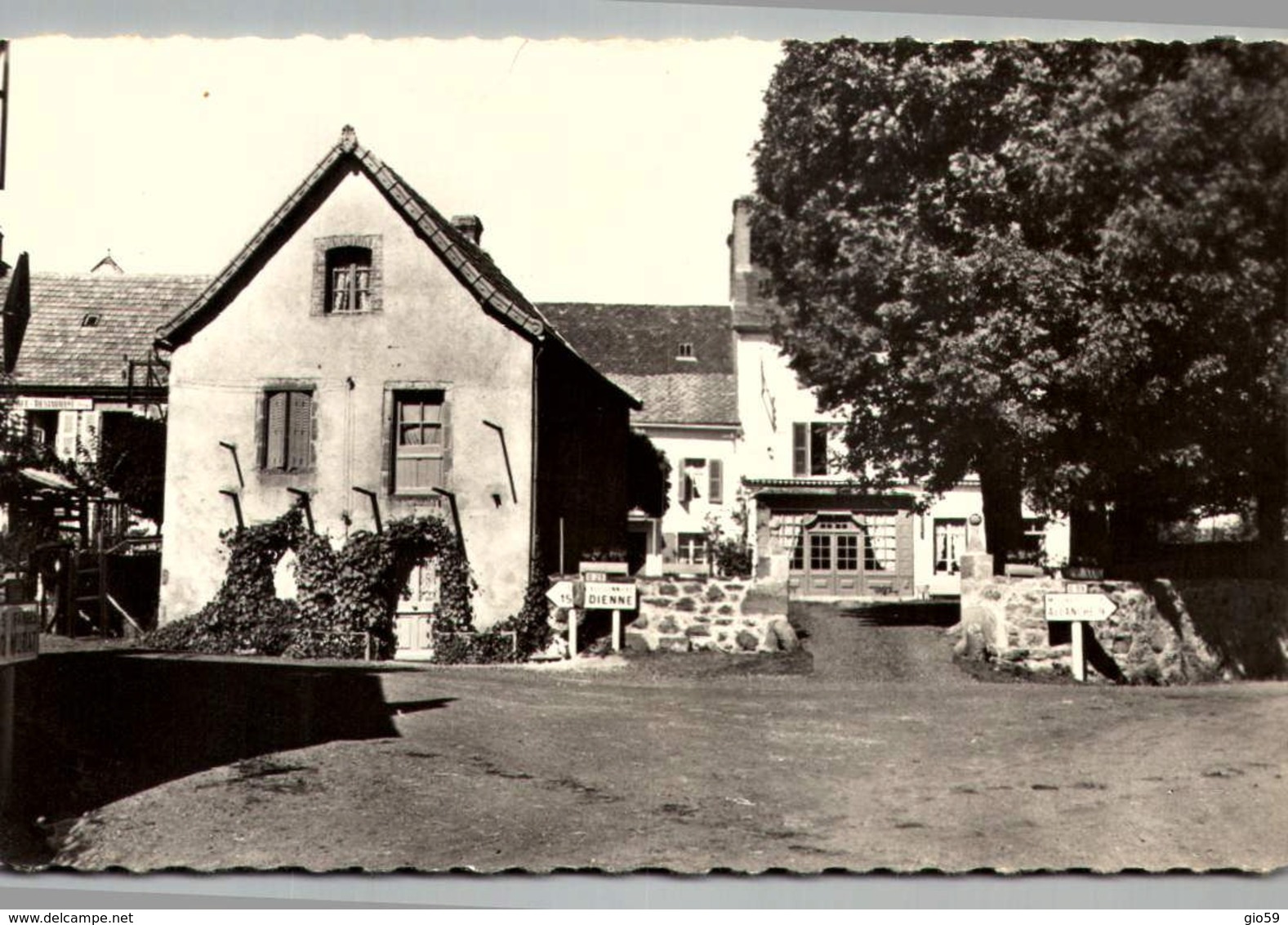 15] Cantal  / CHALINARGUES  / LOT 601 - Autres & Non Classés