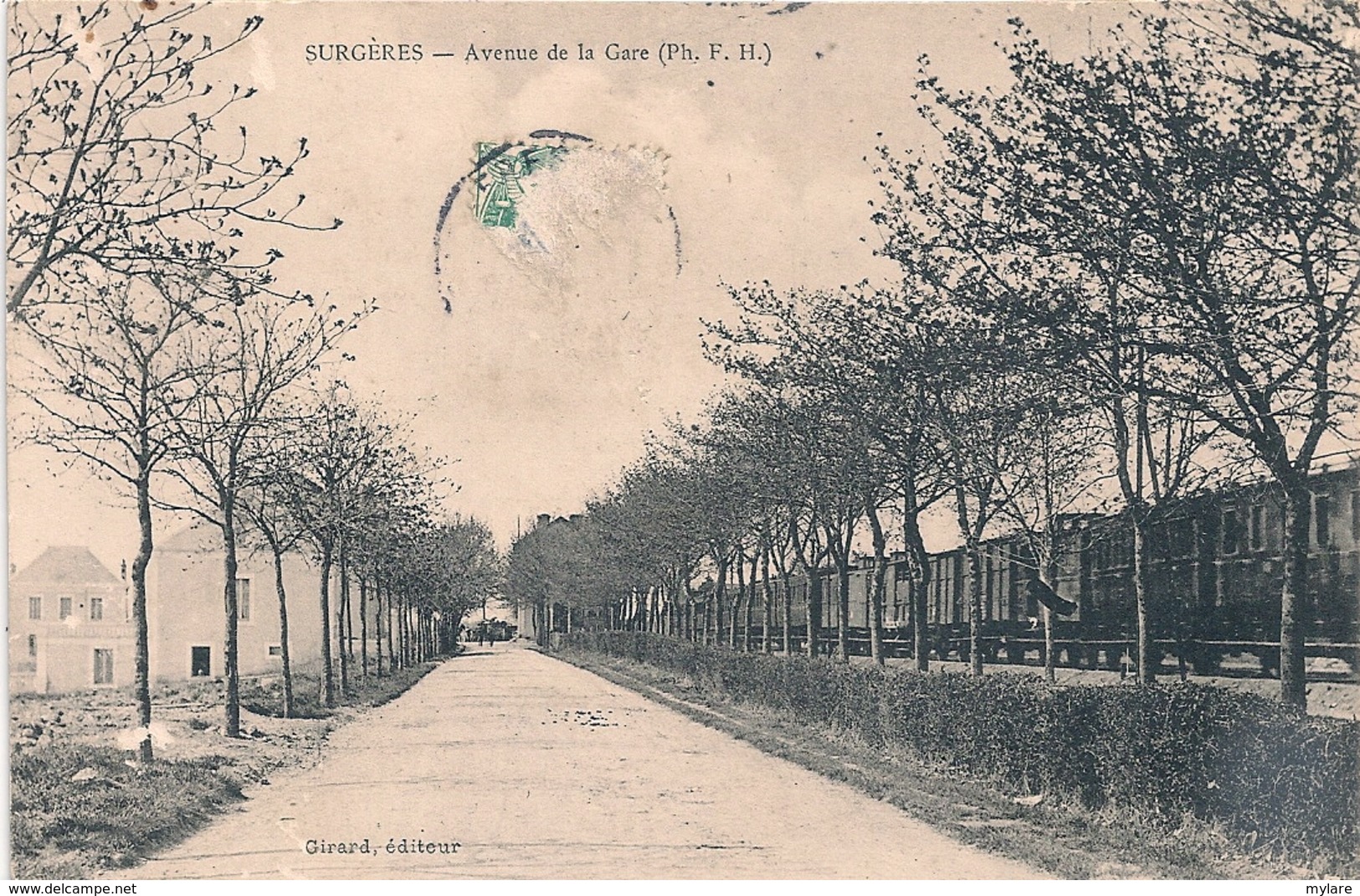 Cpa 17 Surgères Avenue De La Gare ( Train ) - Surgères