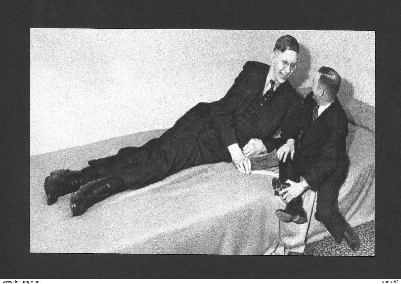 HUMOUR - INSOLITE - LE GÉANT ROBERT WADLOW LE PLUS GRAND DU MONDE 8 PIEDS ET 11 POUCES  1918 - 1940 - Humour