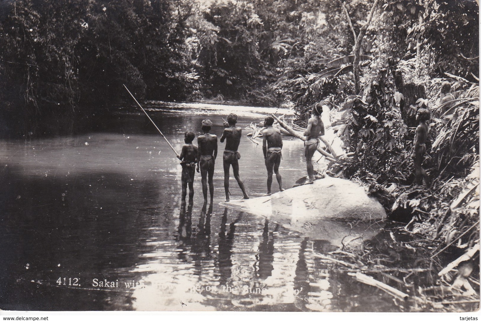 4112 POSTAL DE SAKAI DE INDIOS NATIVOS PESCANDO (MALASIA-MALASYA) - Malasia