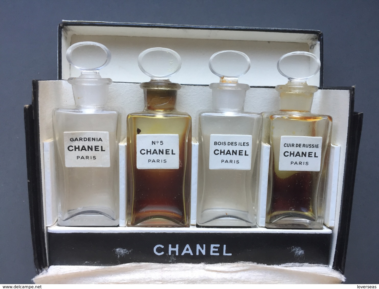 COFFRET ANCIEN Les Exclusifs CHANEL 4 Miniatures No 2707 - Miniaturen (met Doos)