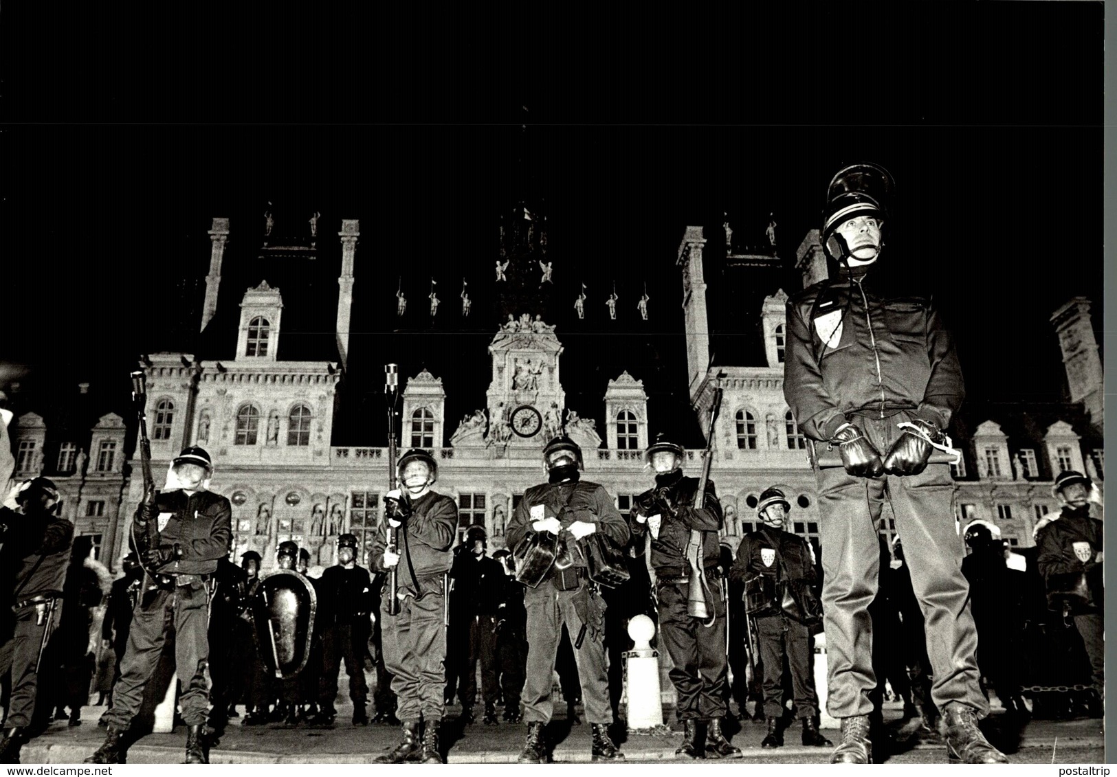 PARIS MANIFESTATION NATIONALE DES ETUDIANTS ET LYCEENS  CONTRE LOI DEVAQUET  RENE MONORY - Other & Unclassified