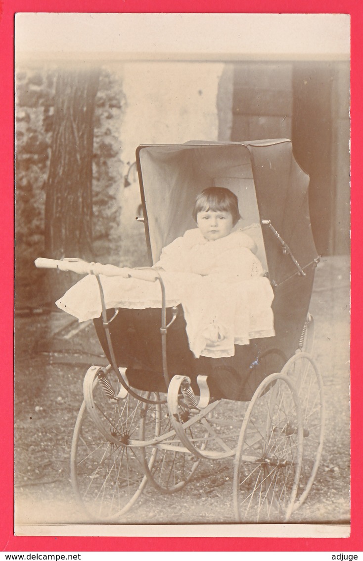 PHOTO  BÉBÉ En LANDEAU "ANGLAIS" 1900 ** 2 SCANS - Photographie