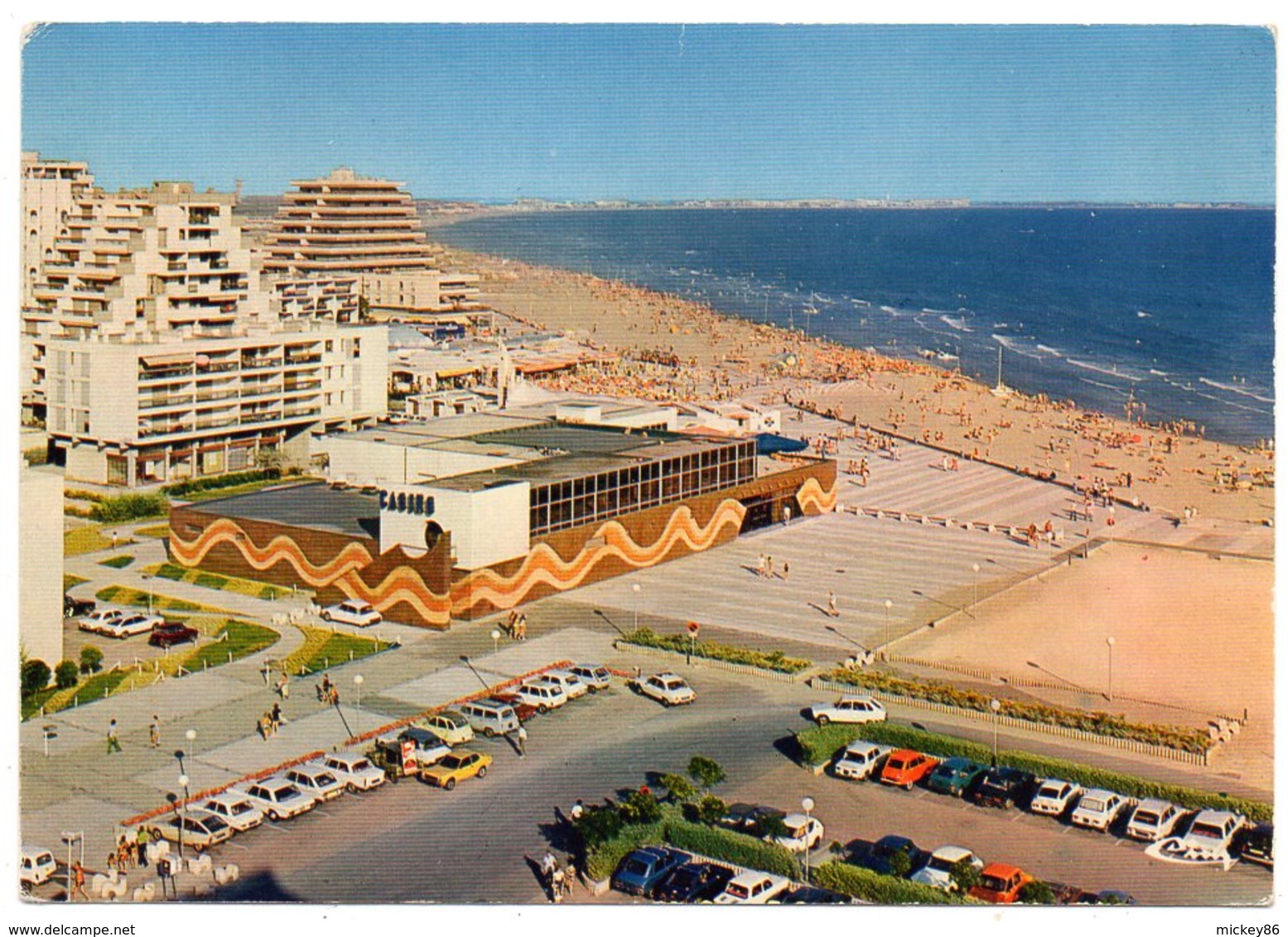 LA GRANDE MOTTE -- Vue Aérienne De La Plage  Et Le Casino - Autres & Non Classés