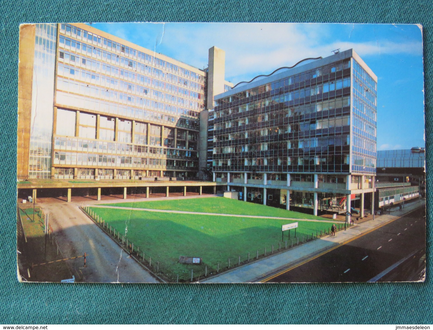 United Kingdom 1987 Postcard "polytechnic School Sheffield" To England - Christmas Gift Box - Autres & Non Classés