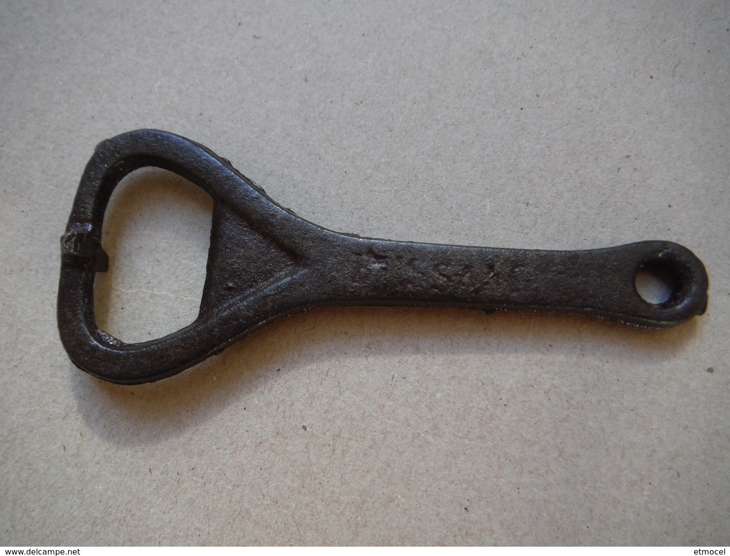 Décapsuleur Métal - Gravé : Vichy Généreuse - Bussang - Bottle Openers