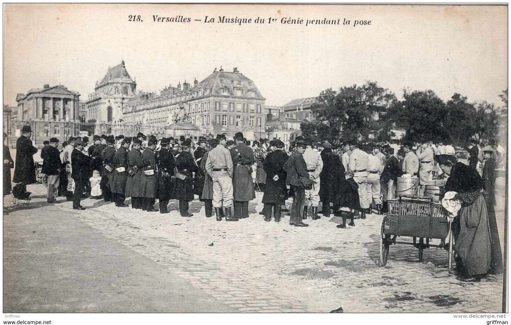 VERSAILLES LA MUSIQUE DU 1er GENIE PENDANT LA POSE TBE - Versailles