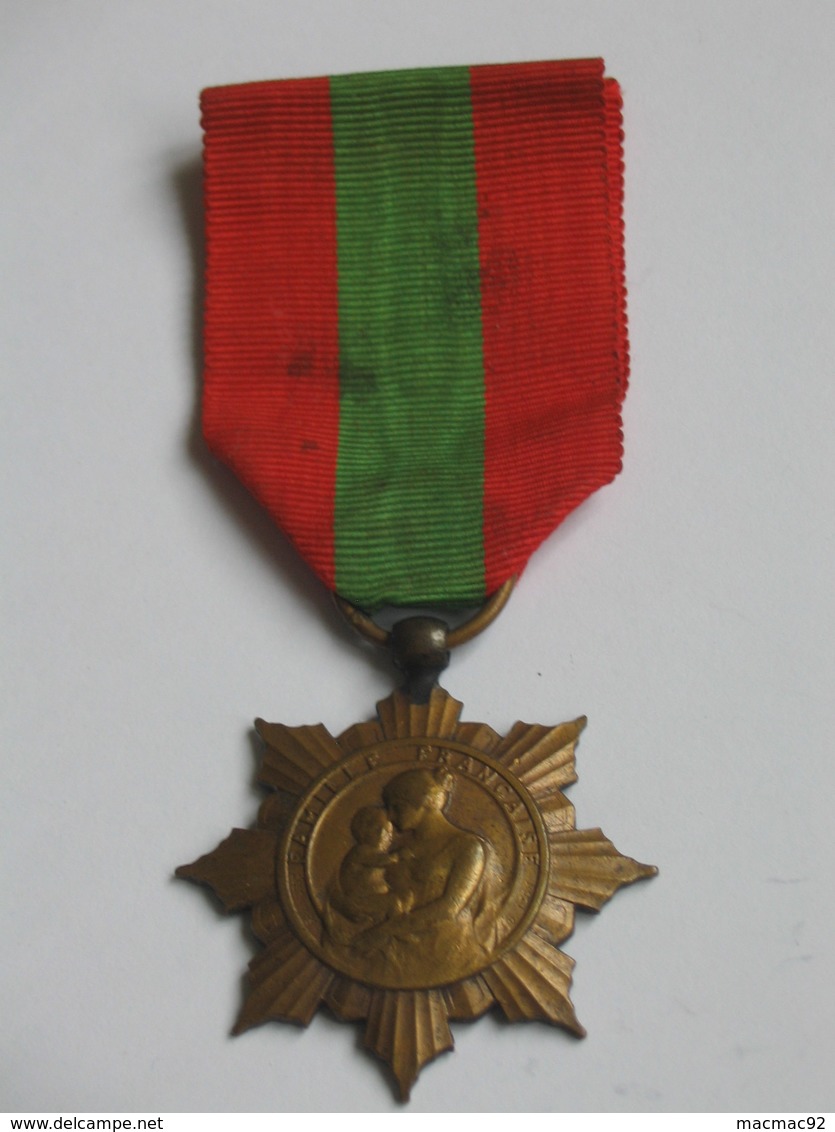 Médaille/Décoration - Famille Francaise   **** EN ACHAT IMMEDIAT **** - France
