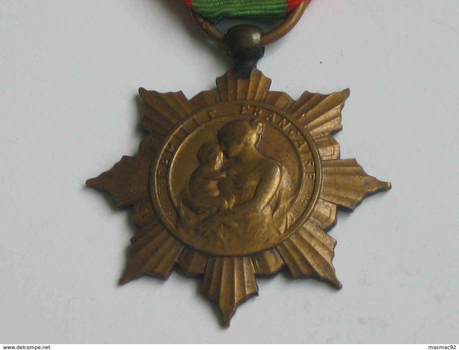 Médaille/Décoration - Famille Francaise   **** EN ACHAT IMMEDIAT **** - France