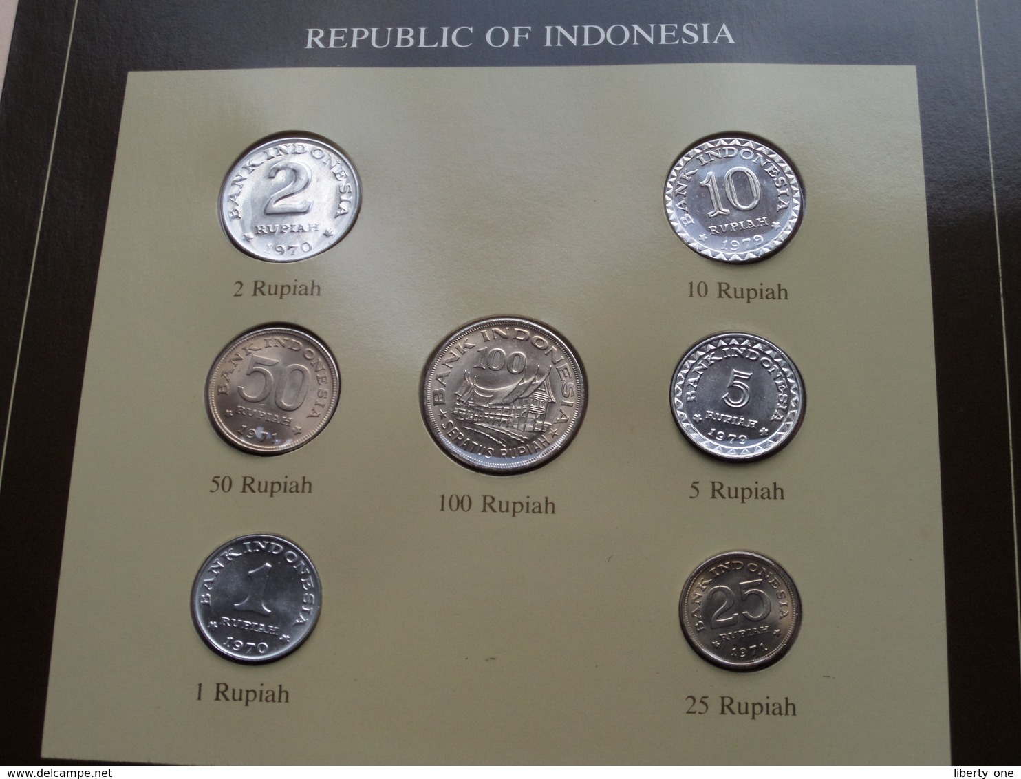 REPUBLIC OF INDONESIA ( From The Serie Coin Sets Of All Nations ) Form 20,5 X 29,5 Cm ) Card + Stamp '88 ! - Indonésie