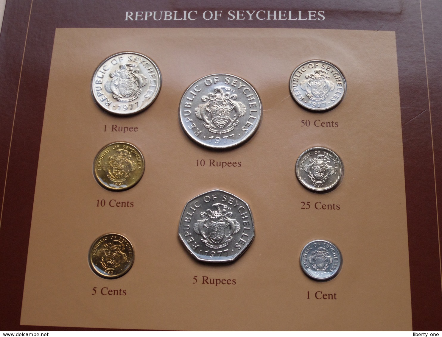 REPUBLIC OF SEYCHELLES ( From The Serie Coin Sets Of All Nations ) Form 20,5 X 29,5 Cm ) Card + Stamp '82 ! - Seychelles