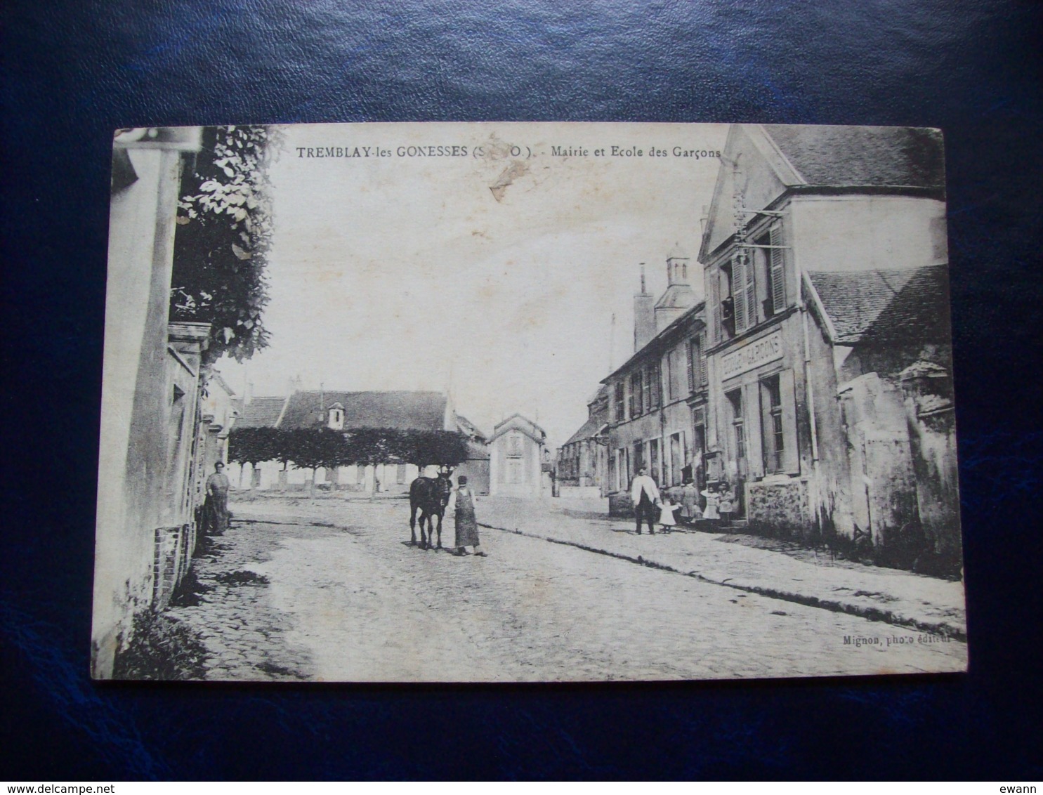 Carte Postale Ancienne De Tremblay-les-Gonesses: Mairie Et Ecole Des Garçons - Tremblay En France