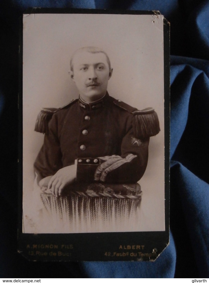 Photo CDV A. Mignon à Albert - Militaire Sergent Major Du Génie, Curieux Insigne De Manche à Identifier L409 - Anciennes (Av. 1900)