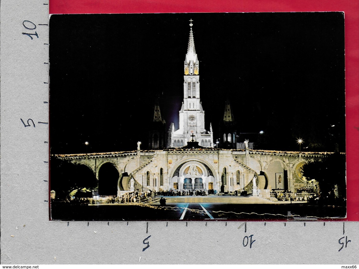 CARTOLINA VG FRANCIA - LOURDES - La Basilique Illuminate - 10 X 15 - ANN. 1988 - Lourdes