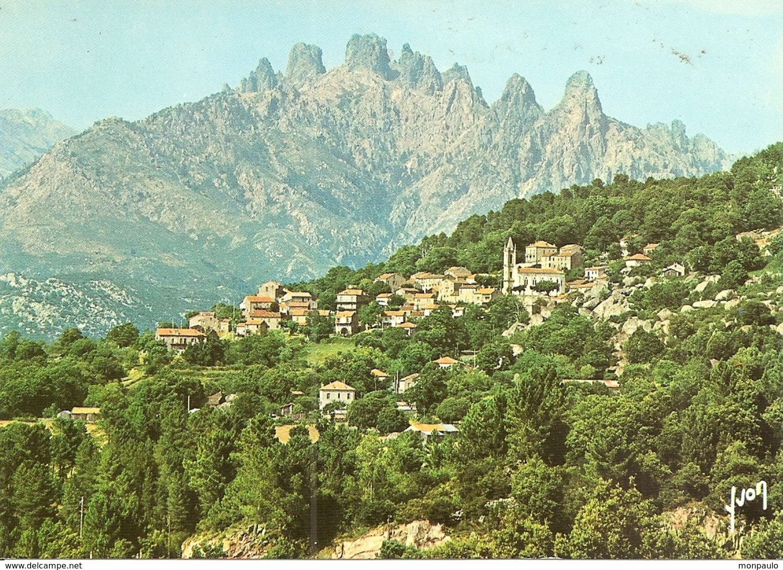 20. (2A). CPM. Corse Du Sud. Zonza. Vue Générale Et Aiguilles De Bavella - Autres & Non Classés