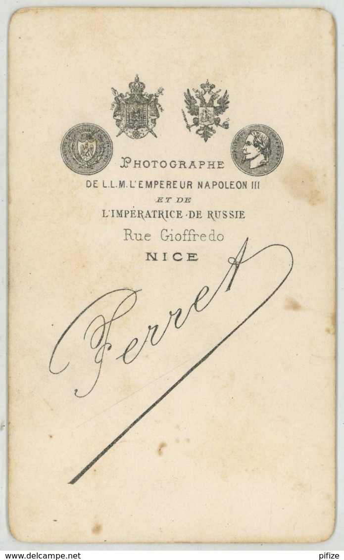 CDV 1870-80 Ferret à Nice . Garçon En Uniforme Militaire Avec Fusil . - Anciennes (Av. 1900)