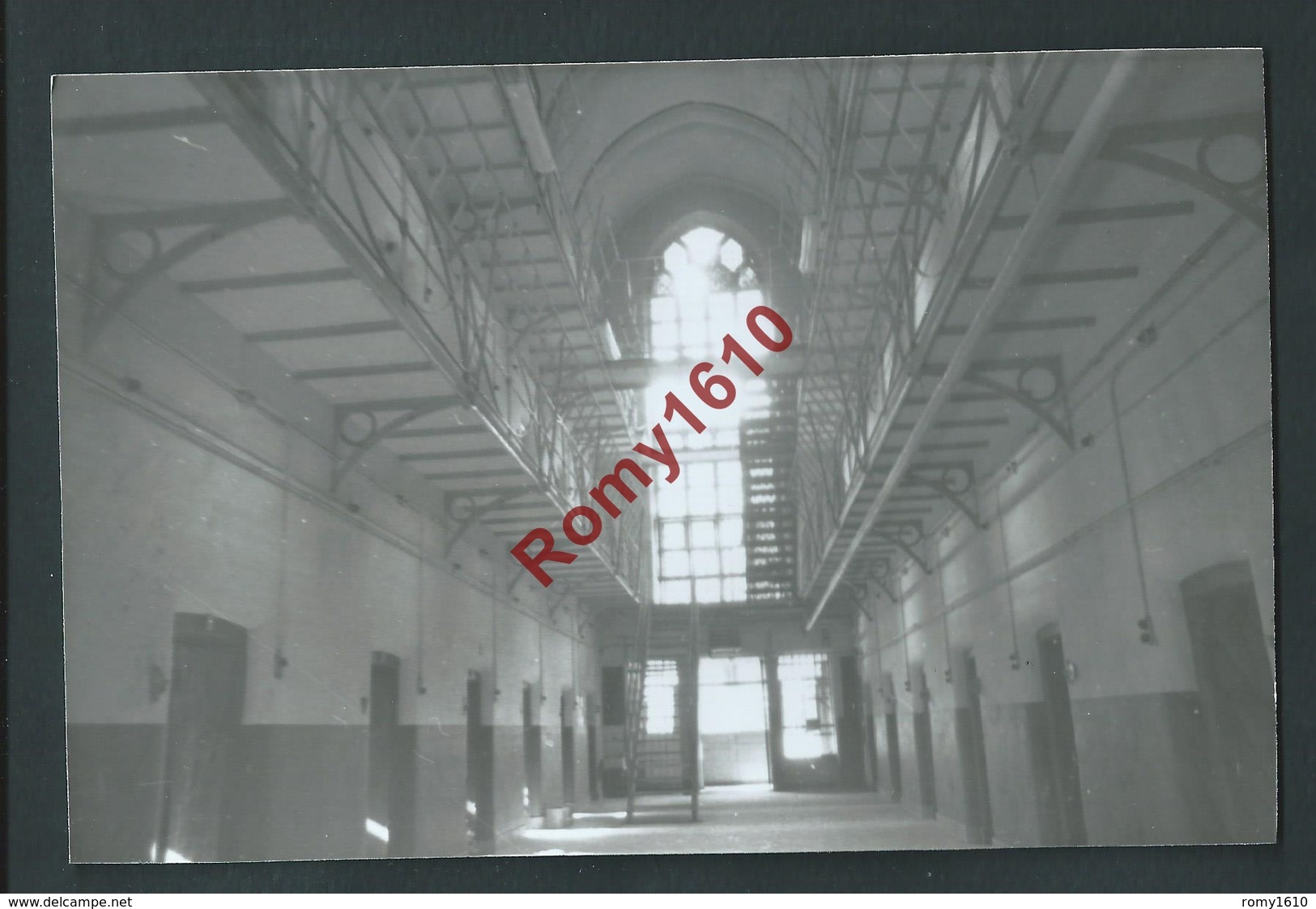 Liège. Lot De 7 Photos.   Ancienne Prison Saint Léonard. Format Carte Postale. - Liège