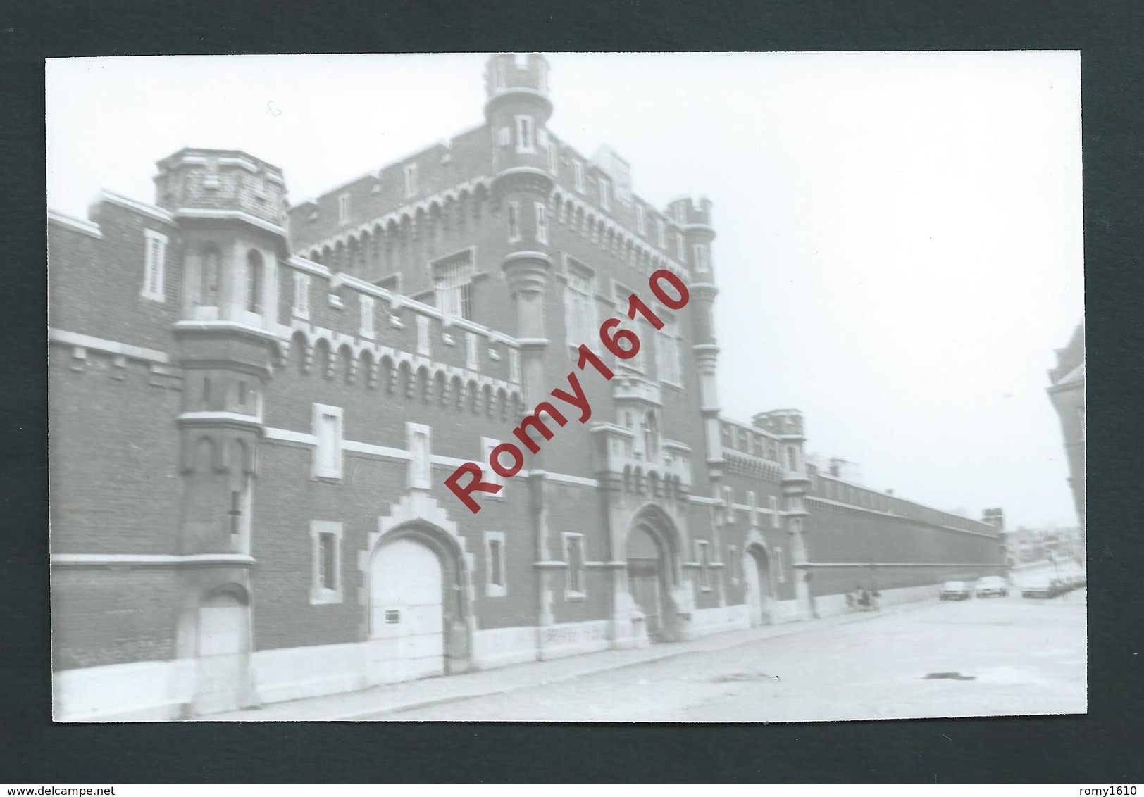 Liège. Lot de 7 Photos.   Ancienne prison Saint Léonard. Format carte postale.