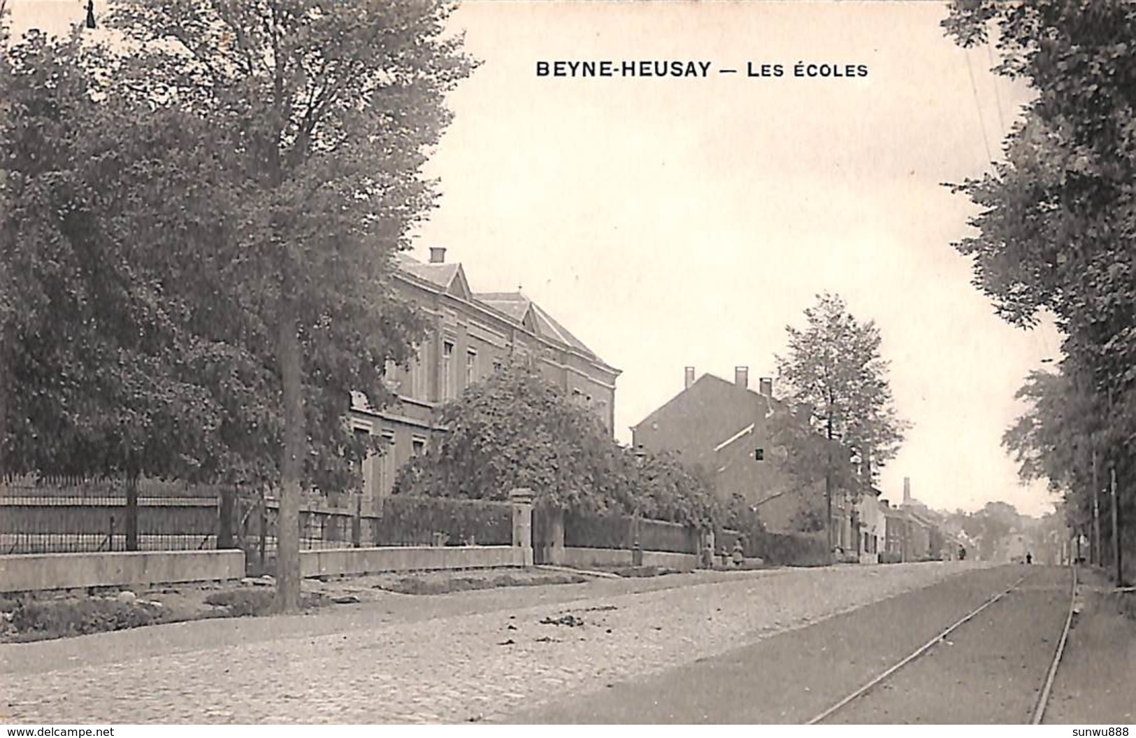 Beyne-Heusay - Les Ecoles (animée, Rails) - Beyne-Heusay