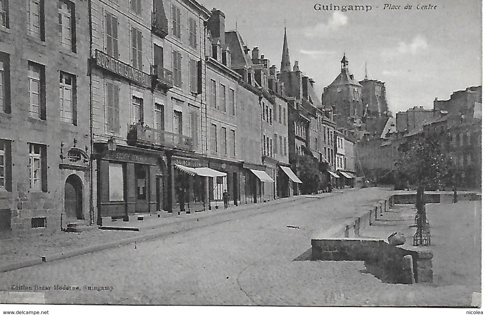 GUINGAMP PLACE DU CENTRE SOCIETE GENERALE ,QUINCAILLERIE ... CARTE EN BON ETAT - Guingamp