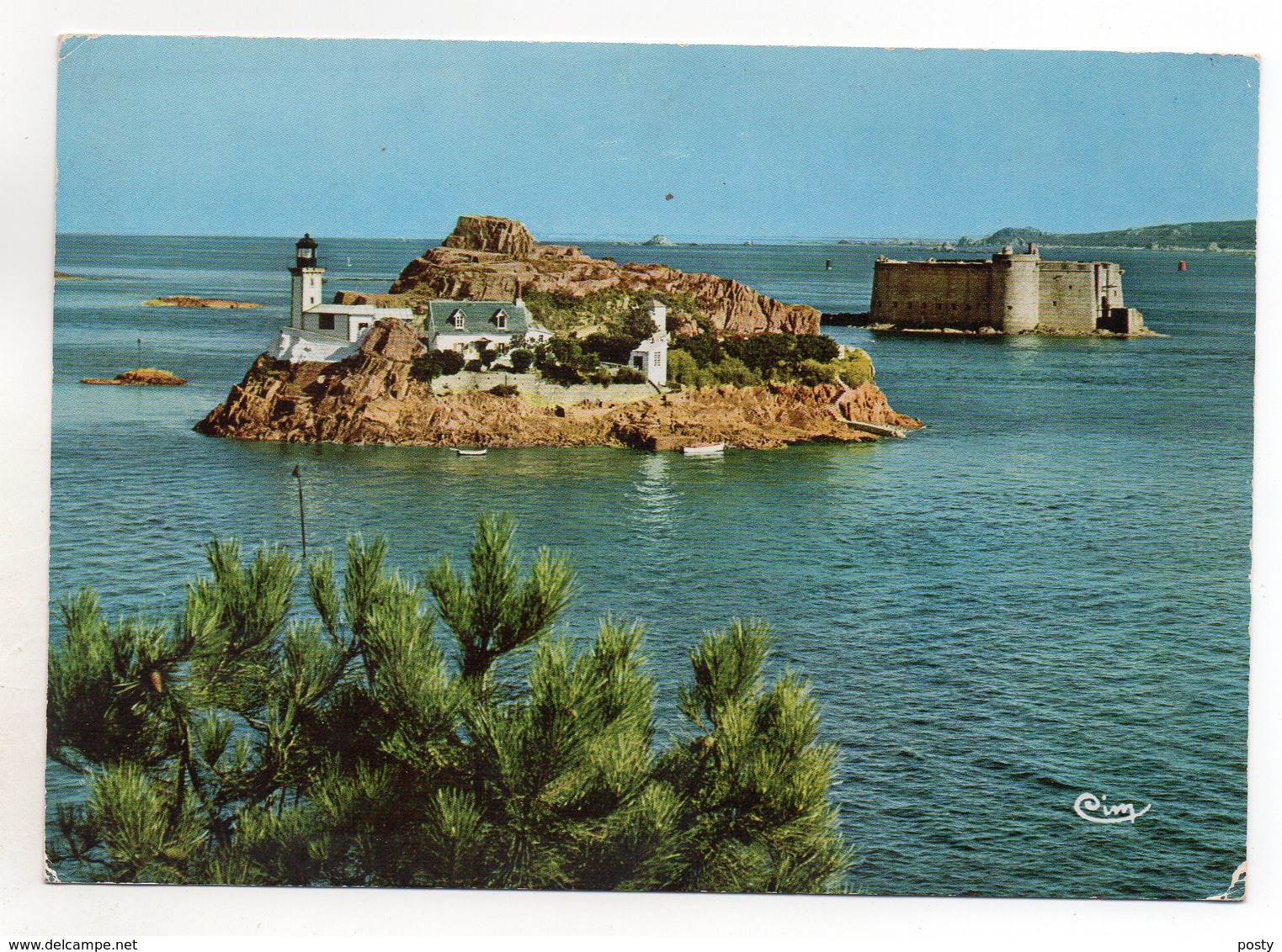 CPSM - CARANTEC - ILE LOUËT - CHATEAU DU TAUREAU - Coul - Ann 70 - - Carantec