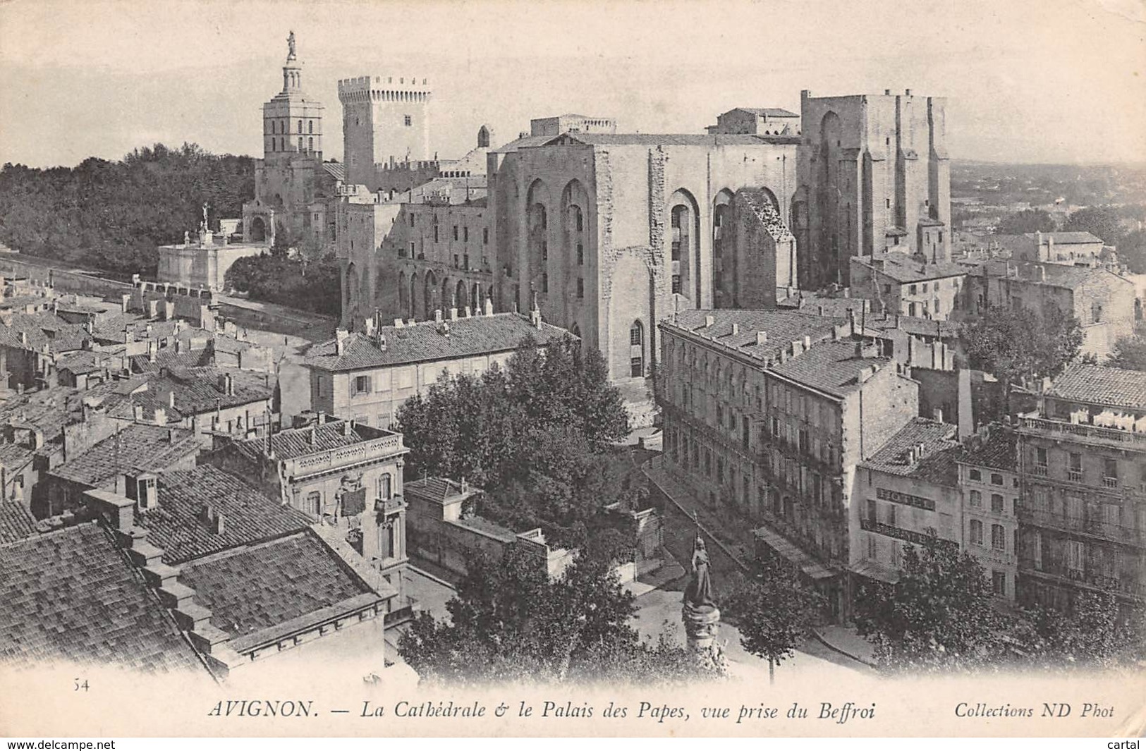 84 - AVIGNON - La Cathédrale Et Le Palais Des Papes, Vue Prise Du Beffroi - Avignon (Palais & Pont)