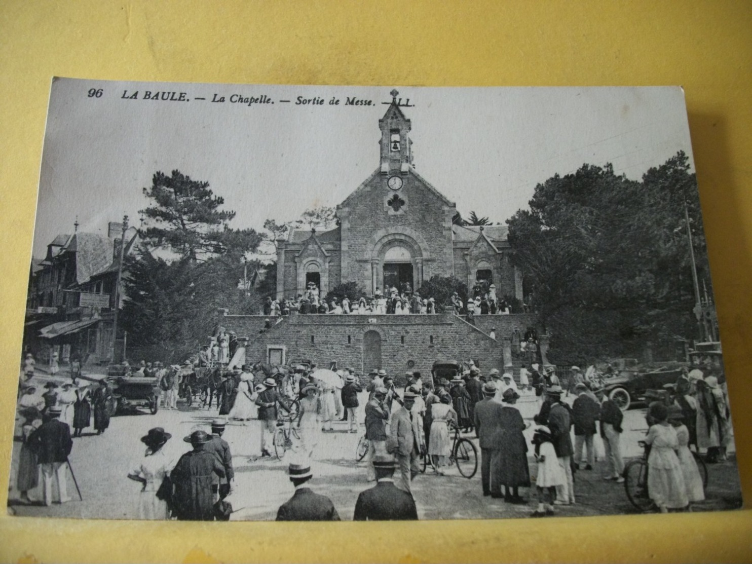 44 6174 CPA 1921 - 44 LA BAULE. LA CHAPELLE. SORTIE DE MESSE - TRES BELLE ANIMATION. - La Baule-Escoublac