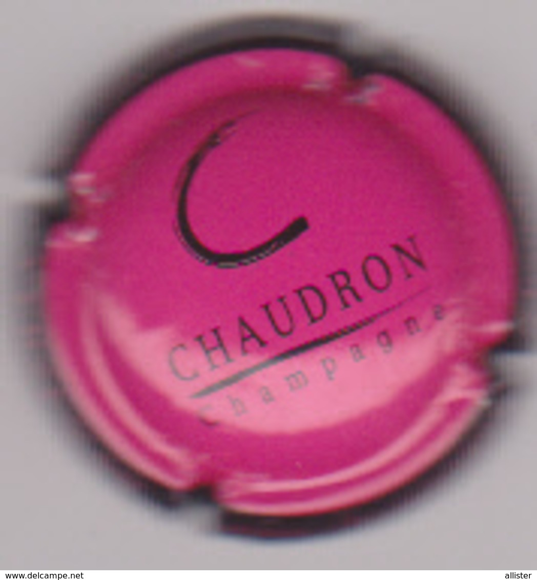 Capsule Champagne CHAUDRON ( Nr ; Rose Foncé Et Noir ) {S51-18} - Autres & Non Classés