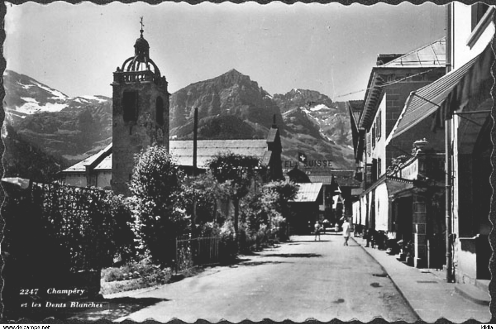 CPSM Dentelée 9 X 14 Suisse Valais  CHAMPERY Et Les Dents Blanches  église Rue  Hôtel Suisse - Champéry