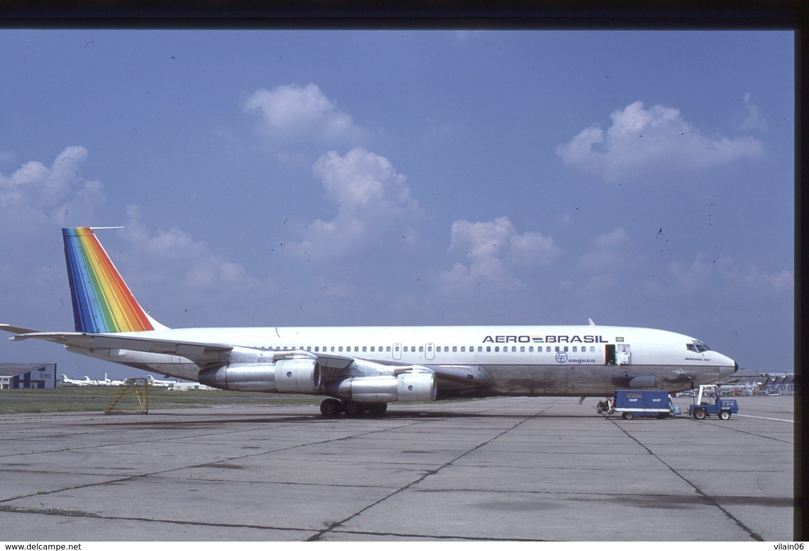 SLIDE / AVION / AIRCRAFT   KODAK  ORIGINAL    AERO BRASIL  B 707  PT-TCP - Diapositive