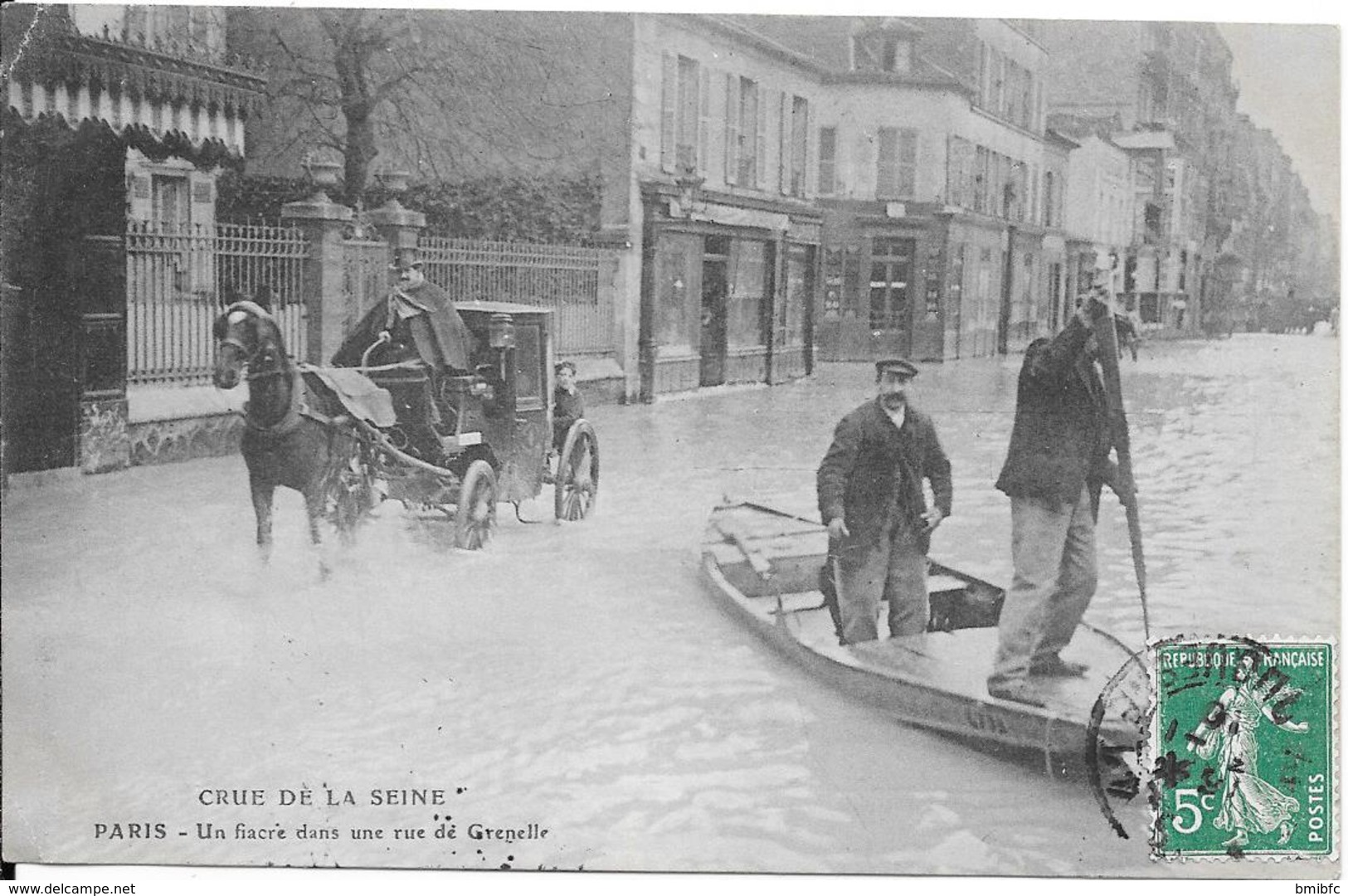 1910 - CRUE DE LA SEINE - PARIS : Un Fiacre Dans Une Rue De Grenelle - Inondations De 1910