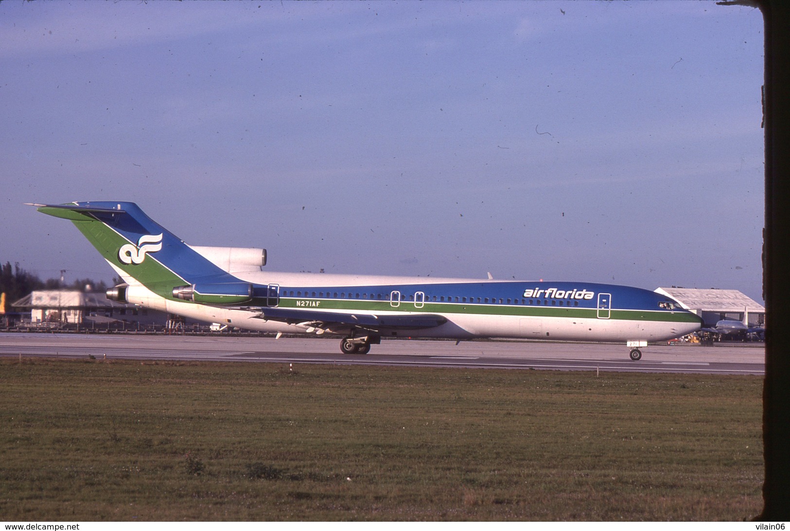 SLIDE / AVION / AIRCRAFT   KODAK  ORIGINAL   AIR FLORIDA  B 727  N271AF - Diapositives