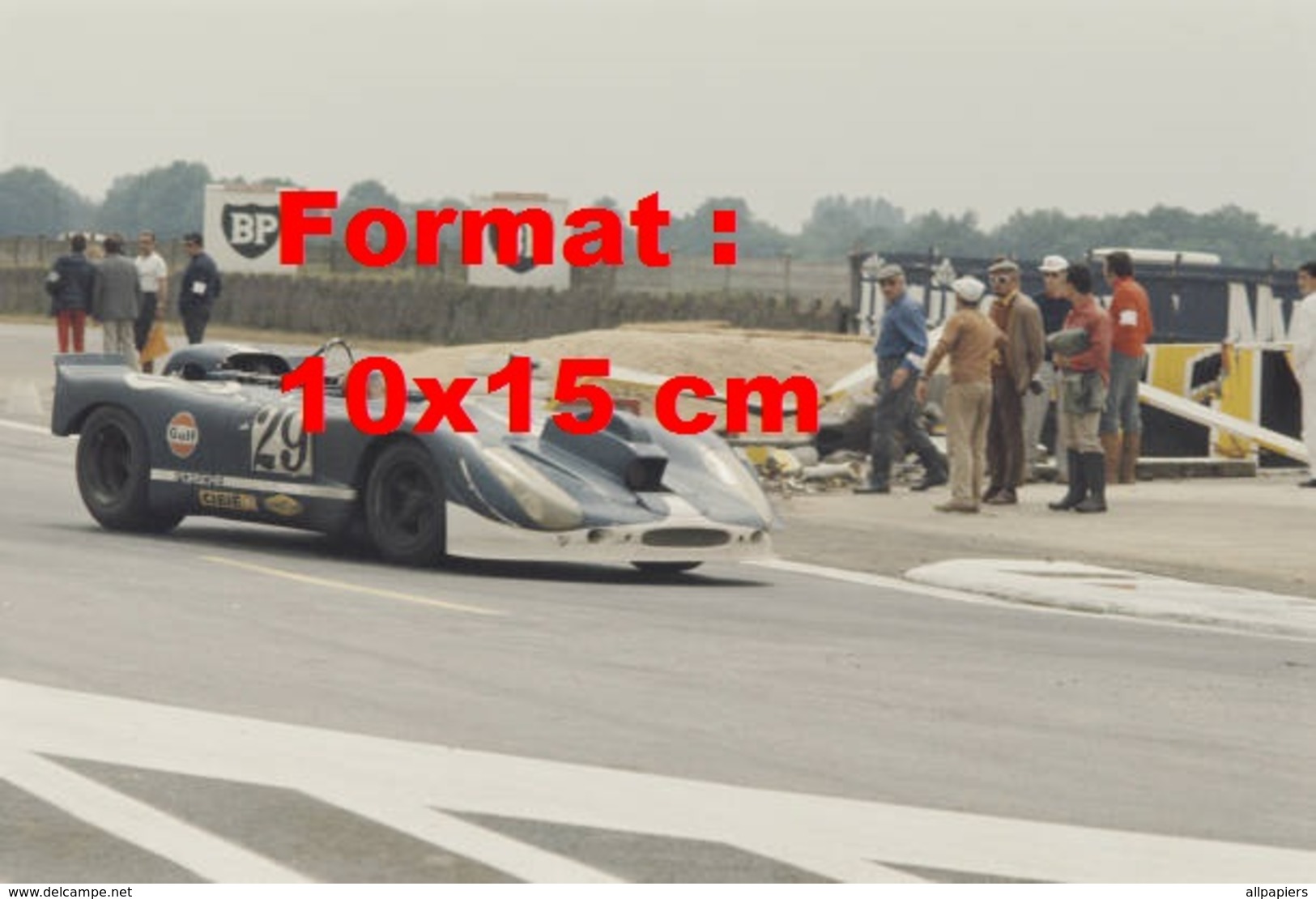 Reproduction D'une Photographie Ancienne D'une Porsche 908/2 Aux 24 Heures Du Mans En 1970 - Autres & Non Classés