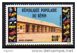 Bénin N° 400 / 02  X  Musée Historique  Du Bénin Les 3 Valeurs Trace De Charnière Sinon TB - Bénin – Dahomey (1960-...)