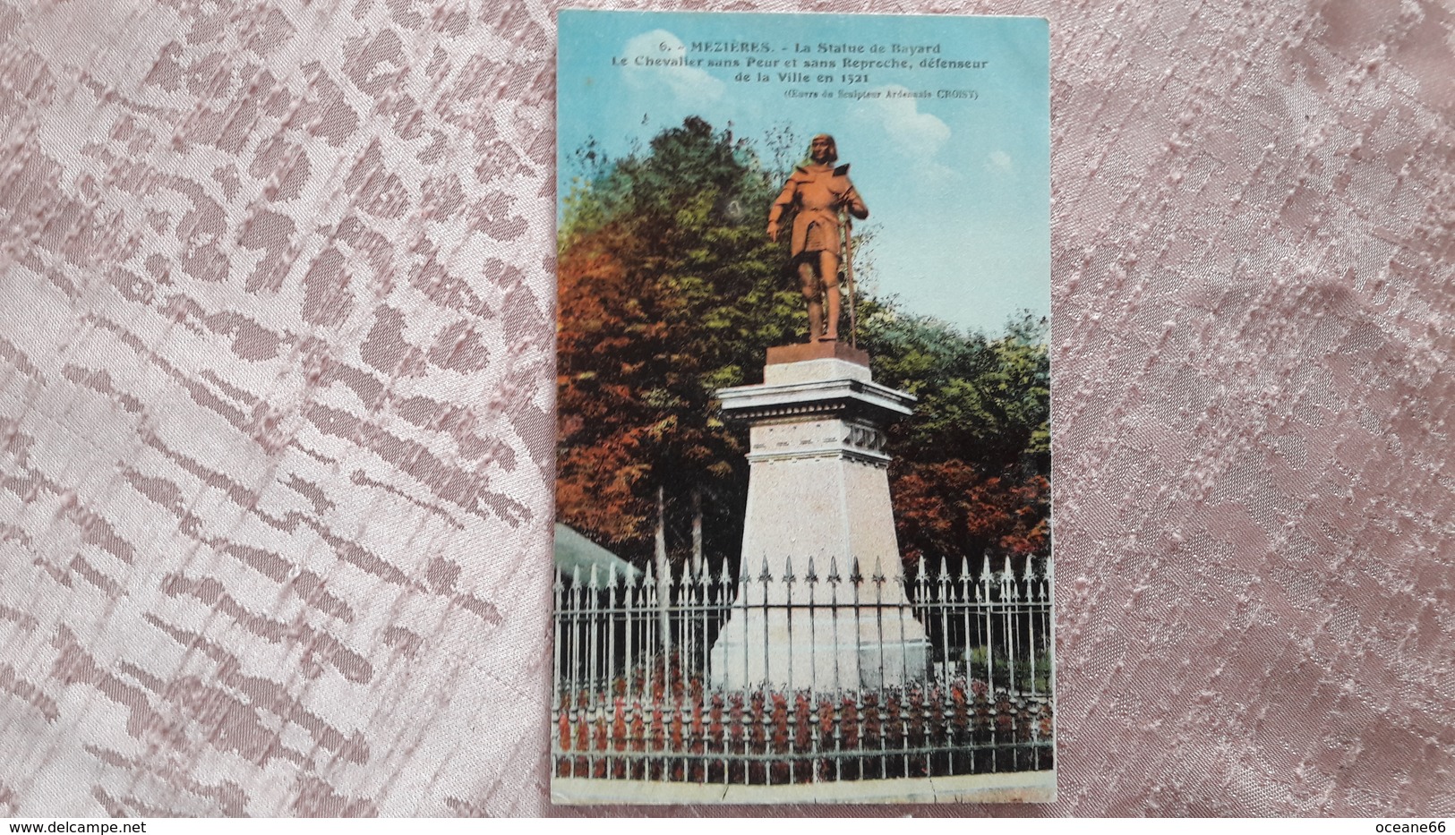 08 Mezières La Statue De Bayard Le Chevalier Sans Peur Et Sans Reproche Défenseur De La Ville En 1521 - Charleville