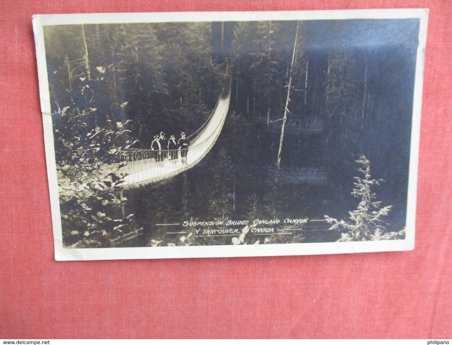 RPPC-    Canada > British Columbia > Vancouver  Suspension Bridge Capilano Canyon Crease Left Side Border  Ref 3101 - Vancouver