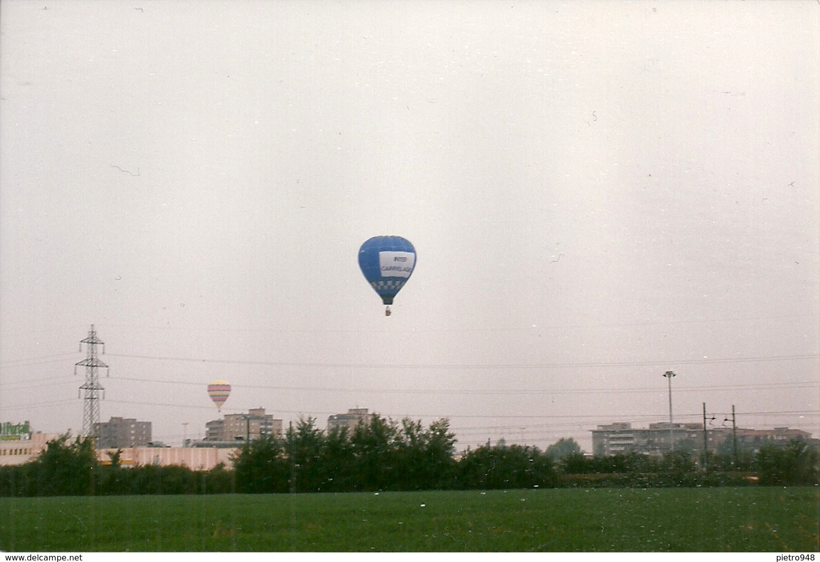 Aerostato (Mongolfiera) In Decollo, N. 2 Fotografie, Ballon à Air Chaud, Hot Air Balloon - Aviazione