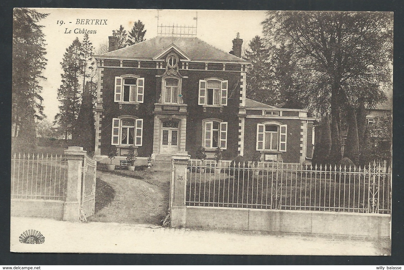 +++ CPA - BERTRIX - Le Château - Henri Georges  // - Bertrix