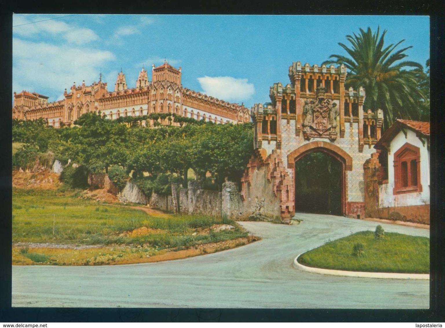 Comillas. *Universidad Pontificia* Ed. Foto Imperio. Nueva. - Cantabria (Santander)