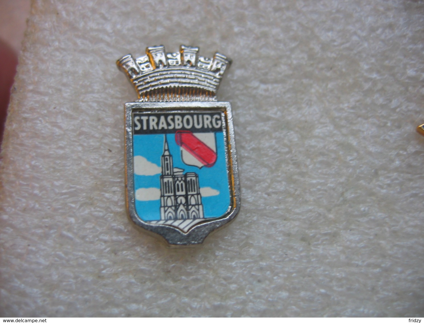 Pin's Armoirie De La Ville De STRASBOURG - Villes