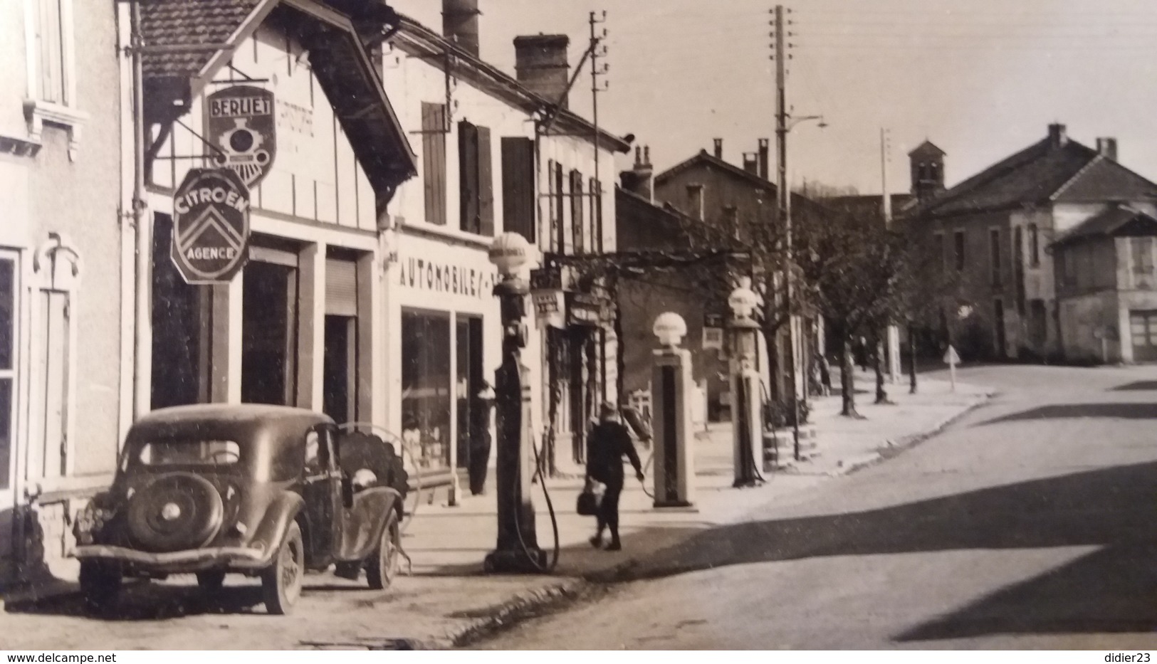 CITROEN TRACTION GARAGE CITROEN STATION ESSENCE SHELL BERLIET - Passenger Cars