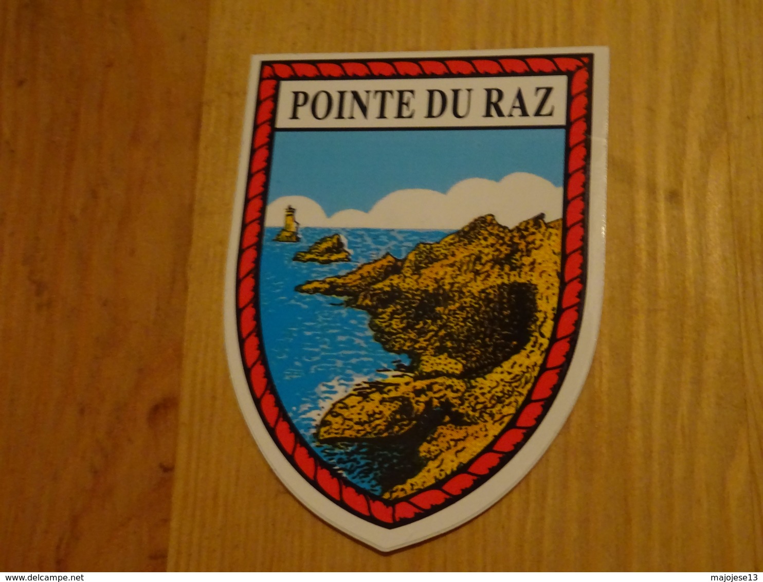 Blason écusson Adhésif Autocollant Pointe Du Raz Paysage (Finistère) - Obj. 'Souvenir De'