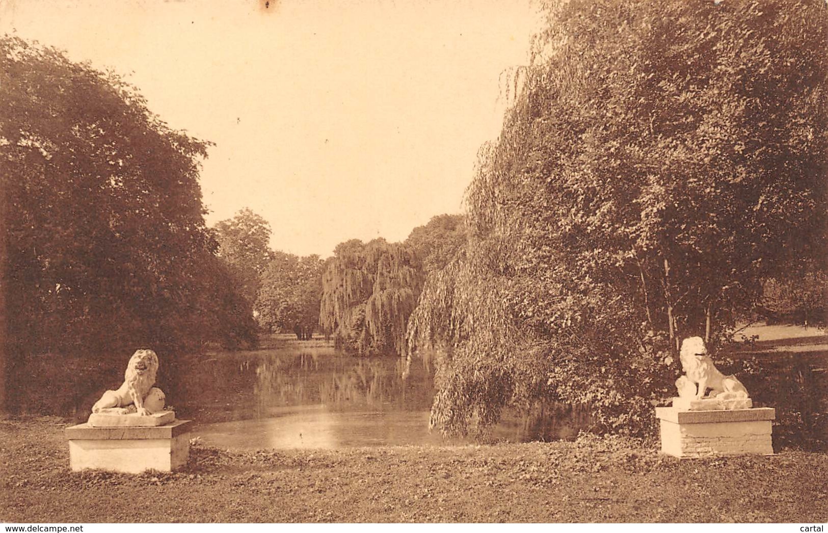 Sacré-Coeur De JETTE - Vue Du Parc - Jette