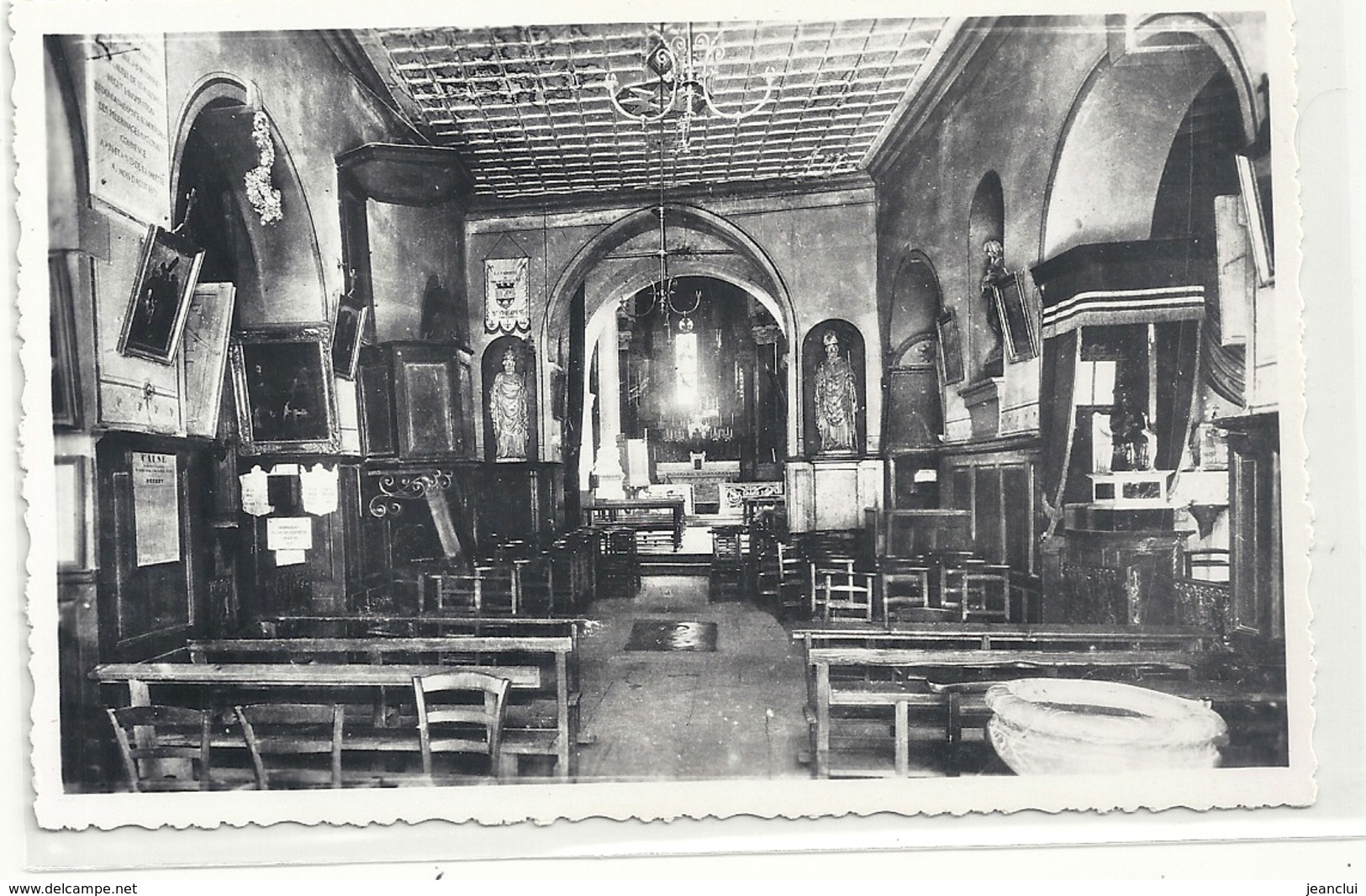 CPSM FORMAT CPA. TOMBEAU DU CURE D'ARS . INTERIEUR DE L'EGLISE D'ARS . CARTE NON ECRITE - Ars-sur-Formans