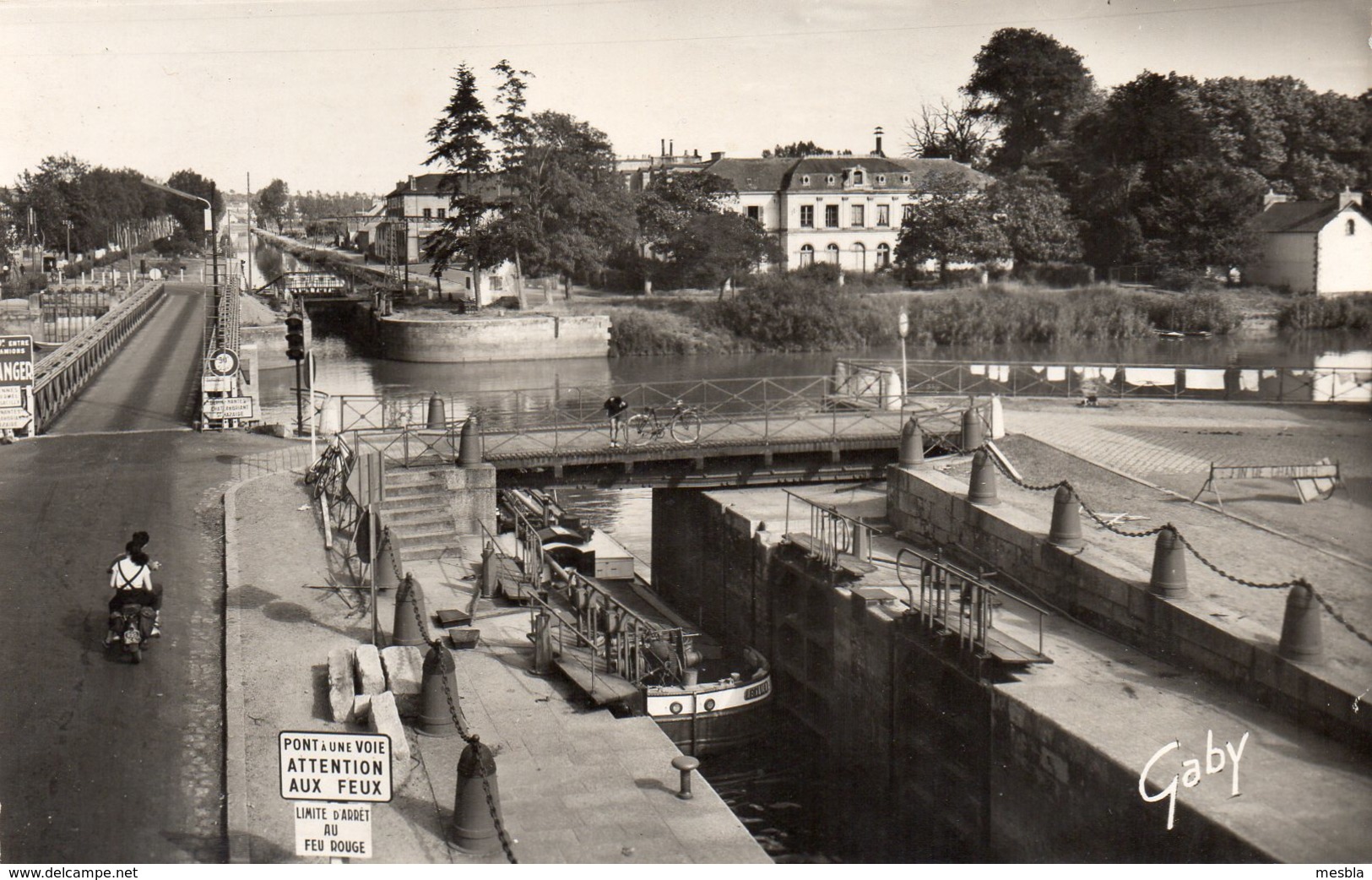 CPSM  -  REDON  (35)    Les  Ecluses  Sur Le Canal De Nantes à Brest - Redon